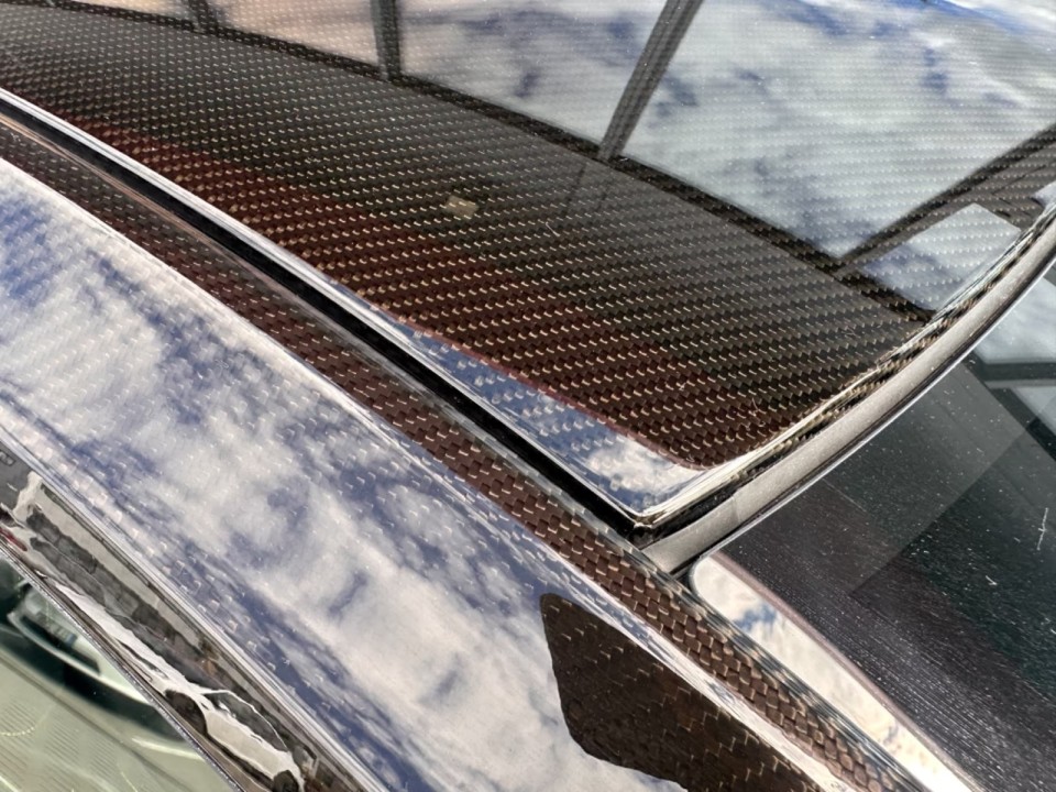 Aston Martin DBS 770 Ultimate - foto 19