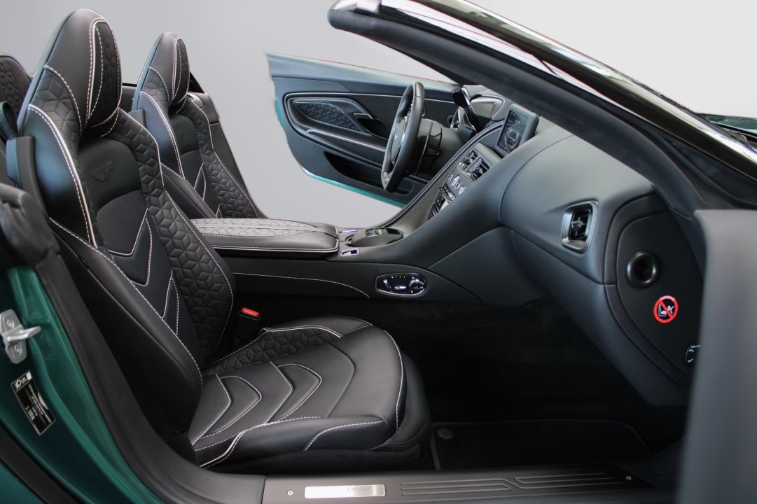 Aston Martin DBS Volante - foto 12