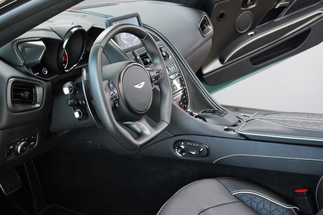 Aston Martin DBS Volante - foto 9
