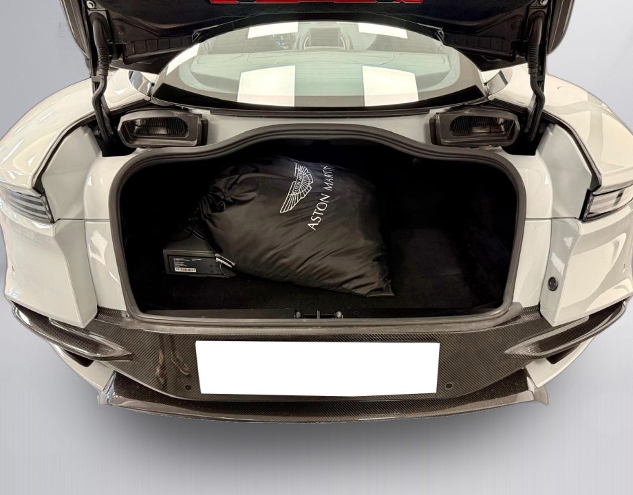 Aston Martin DBS - foto 16