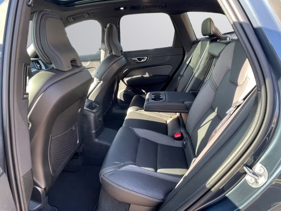 Volvo XC 60 T8 Recharge AWD Plus Dark - foto 9