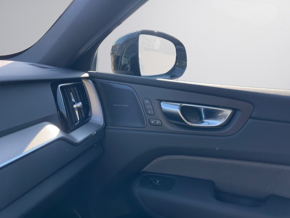 Volvo XC 60 T8 Recharge AWD Plus Dark - foto 12