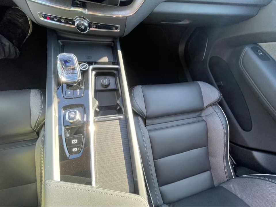 Volvo XC 60 T8 Recharge AWD Plus Dark - foto 11