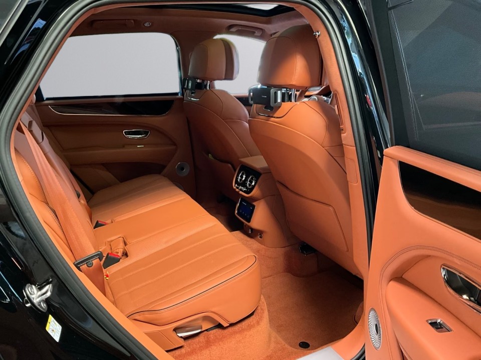 Bentley Bentayga V8 - foto 13