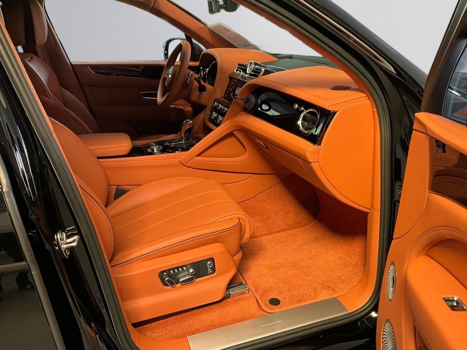 Bentley Bentayga V8 - foto 10