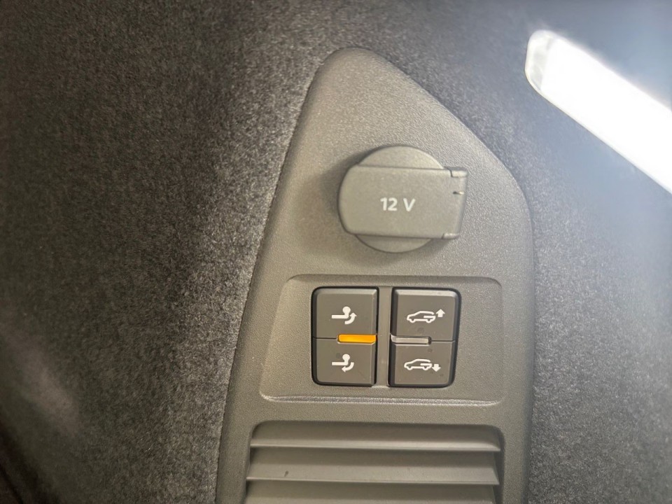 Volkswagen Touareg V6 TDI R-Line - foto 12