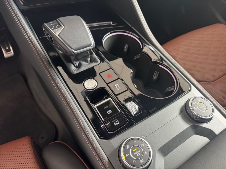 Volkswagen Touareg V6 TDI R-Line - foto 9