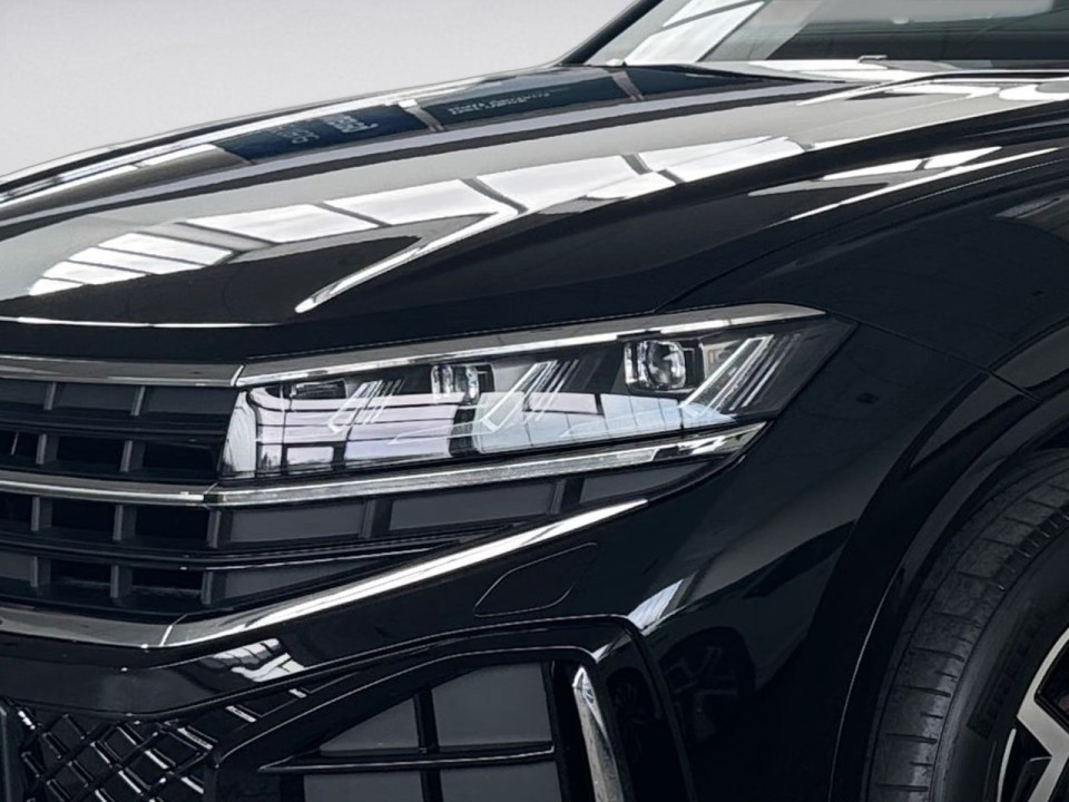 Volkswagen Touareg V6 TDI R-Line - foto 16