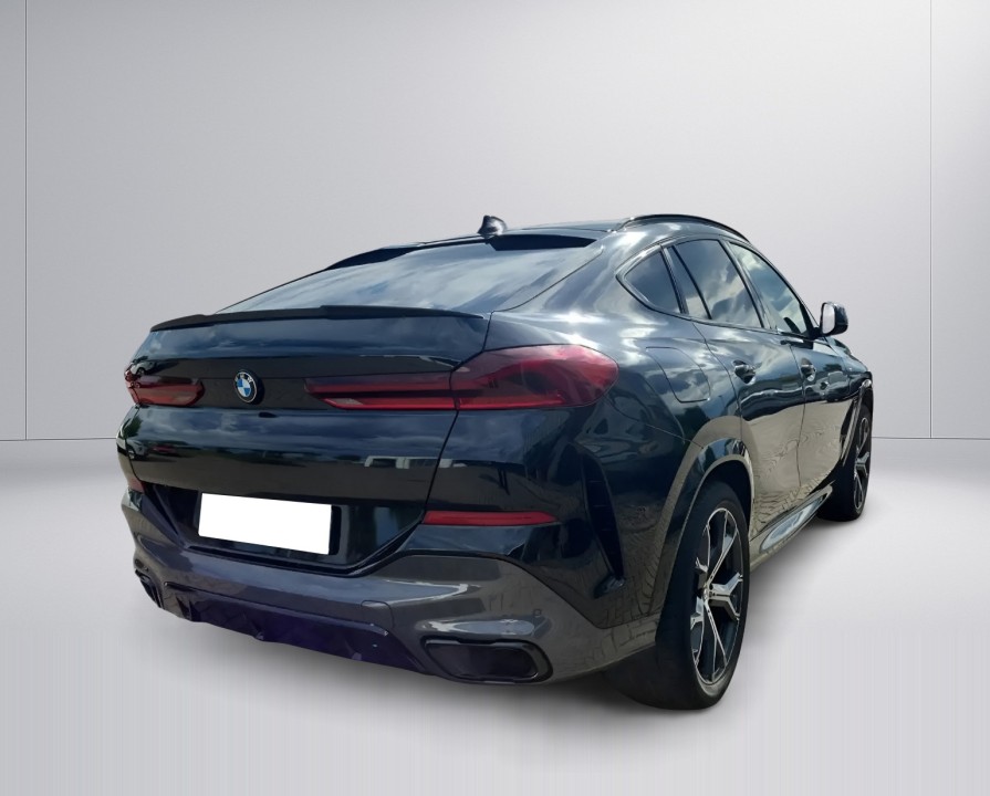 BMW X6 xDrive30d M-Sport (2)