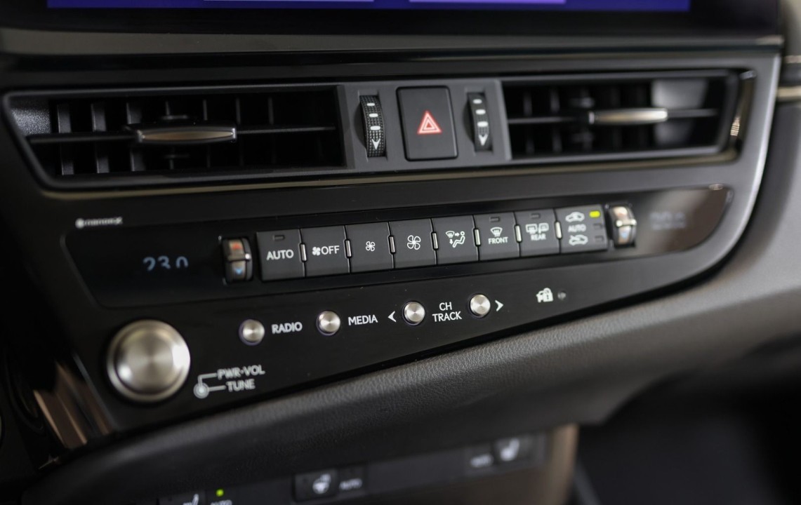 Lexus Seria ES 300h - foto 11