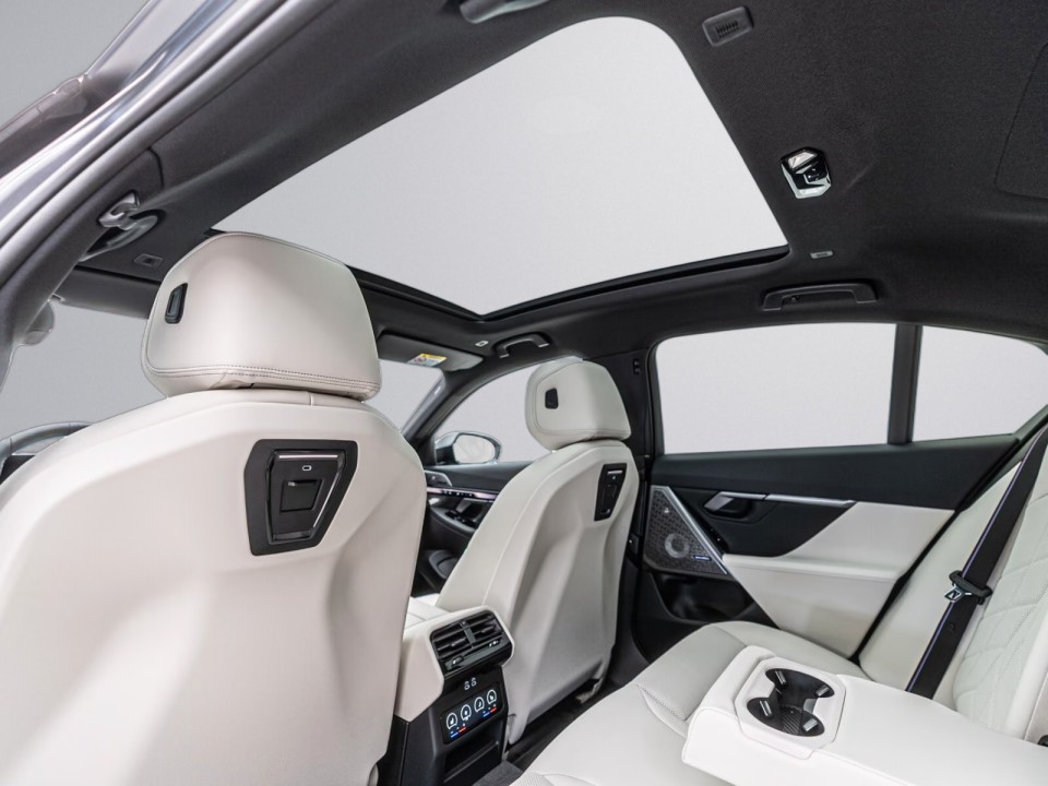 BMW Seria 5 540d xDrive M-Sport - foto 13