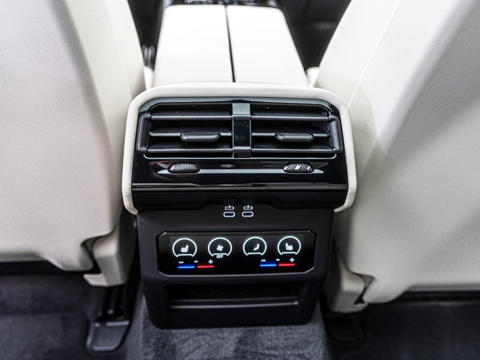 BMW Seria 5 540d xDrive M-Sport - foto 29
