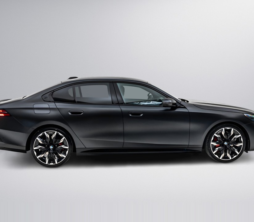 BMW Seria 5 540d xDrive M-Sport (2)