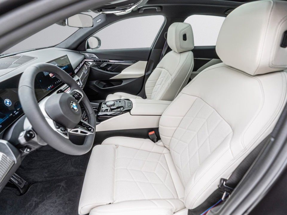 BMW Seria 5 540d xDrive M-Sport - foto 11