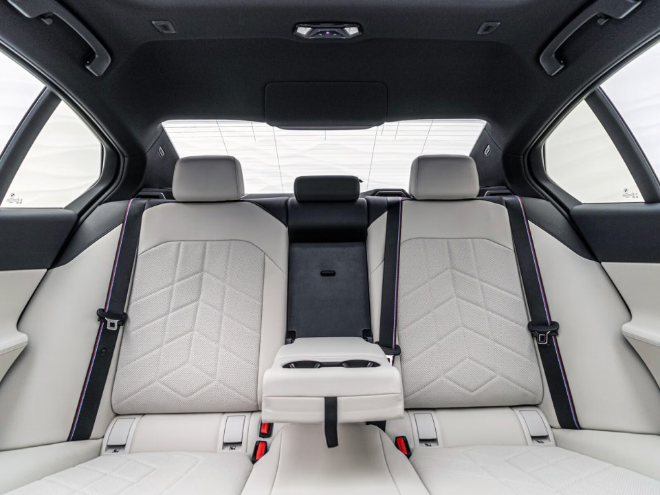 BMW Seria 5 540d xDrive M-Sport - foto 23