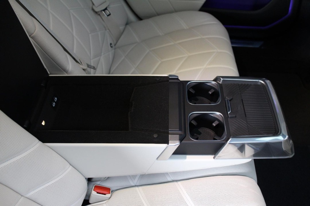 BMW Seria 7 740d xDrive M-Sport - foto 33