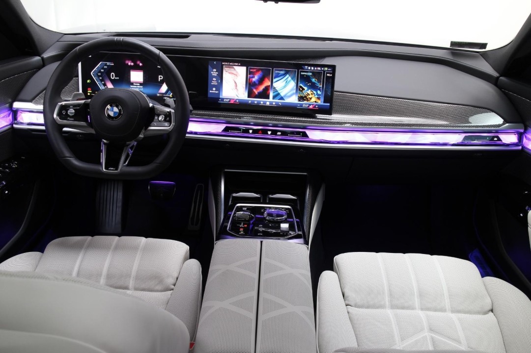 BMW Seria 7 740d xDrive M-Sport - foto 9