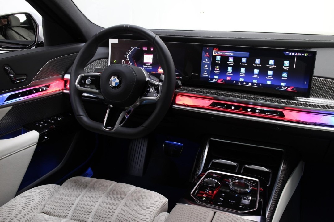 BMW Seria 7 740d xDrive M-Sport - foto 10
