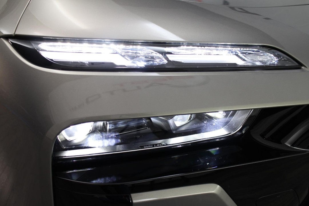 BMW Seria 7 740d xDrive M-Sport - foto 45