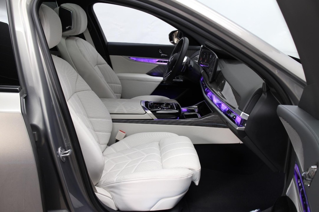 BMW Seria 7 740d xDrive M-Sport - foto 14