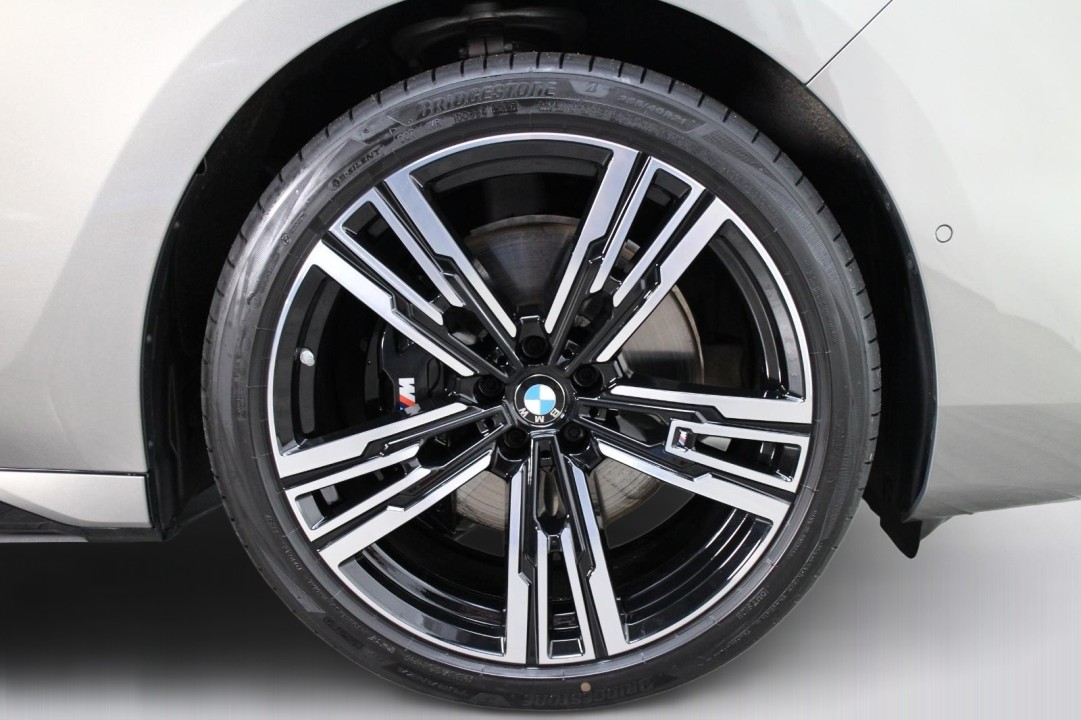 BMW Seria 7 740d xDrive M-Sport - foto 48