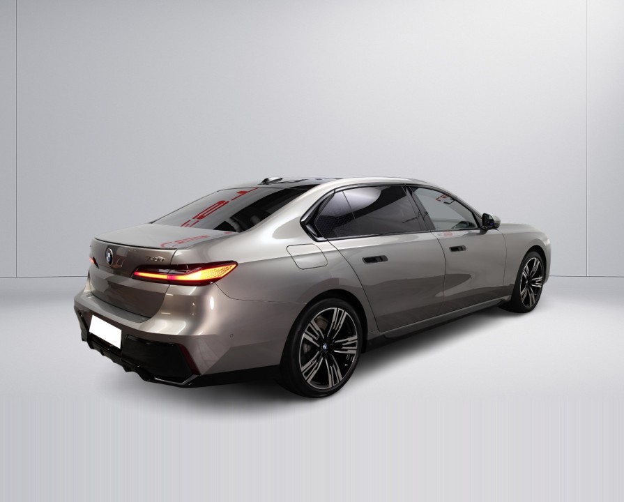 BMW Seria 7 740d xDrive M-Sport (4)