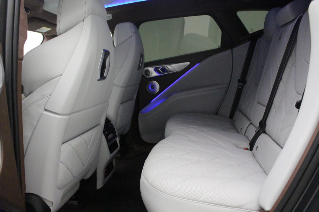 BMW XM - foto 27