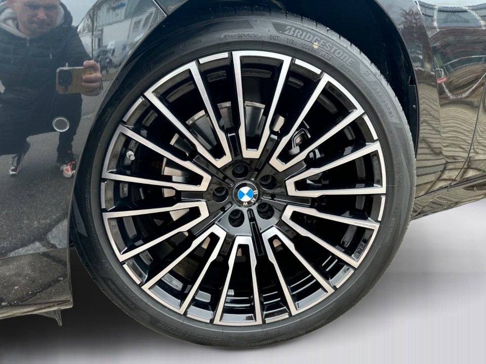 BMW Seria 7 740d xDrive M-Sport - foto 30