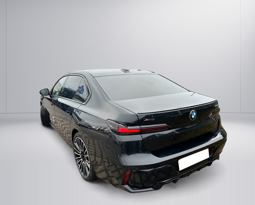 BMW Seria 7 740d xDrive M-Sport (4)
