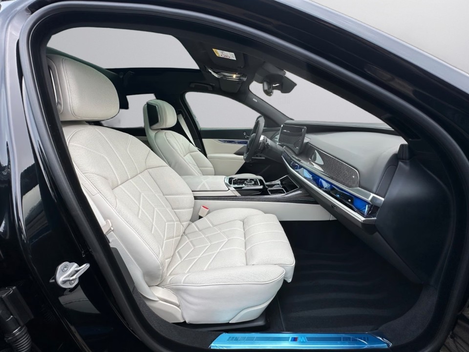 BMW Seria 7 740d xDrive M-Sport - foto 14