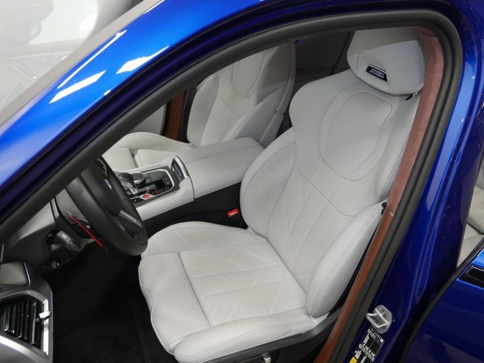 BMW XM 50e - foto 6