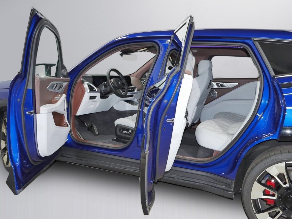 BMW XM 50e (5)