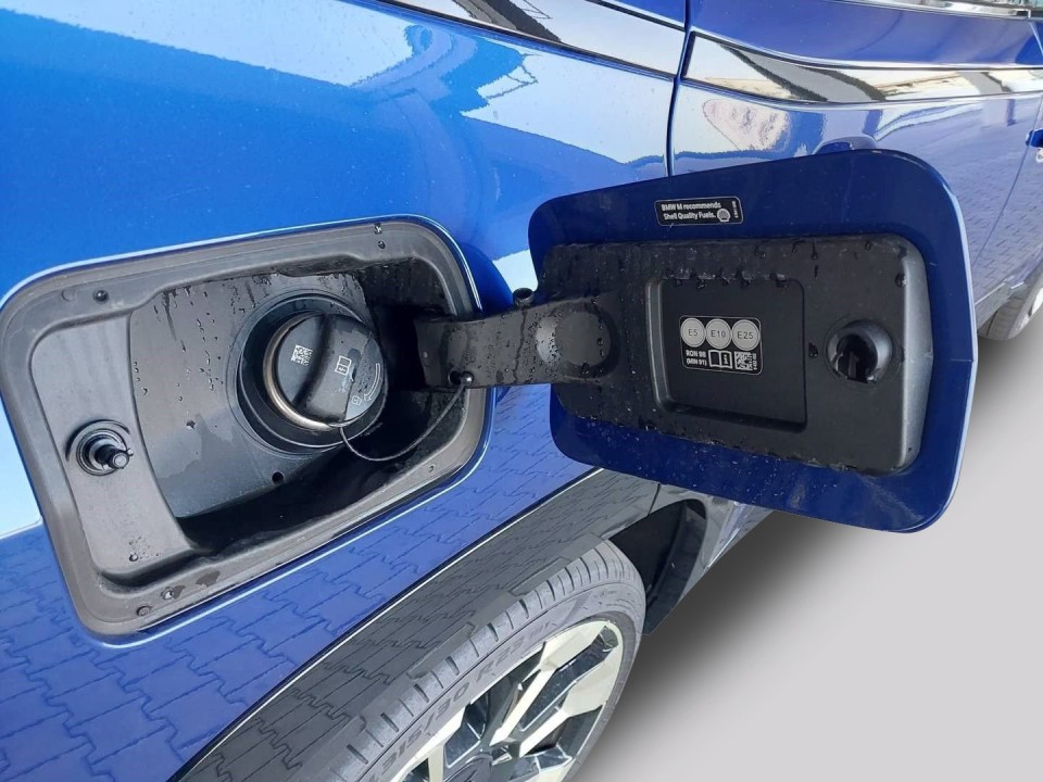 BMW XM 50e - foto 14