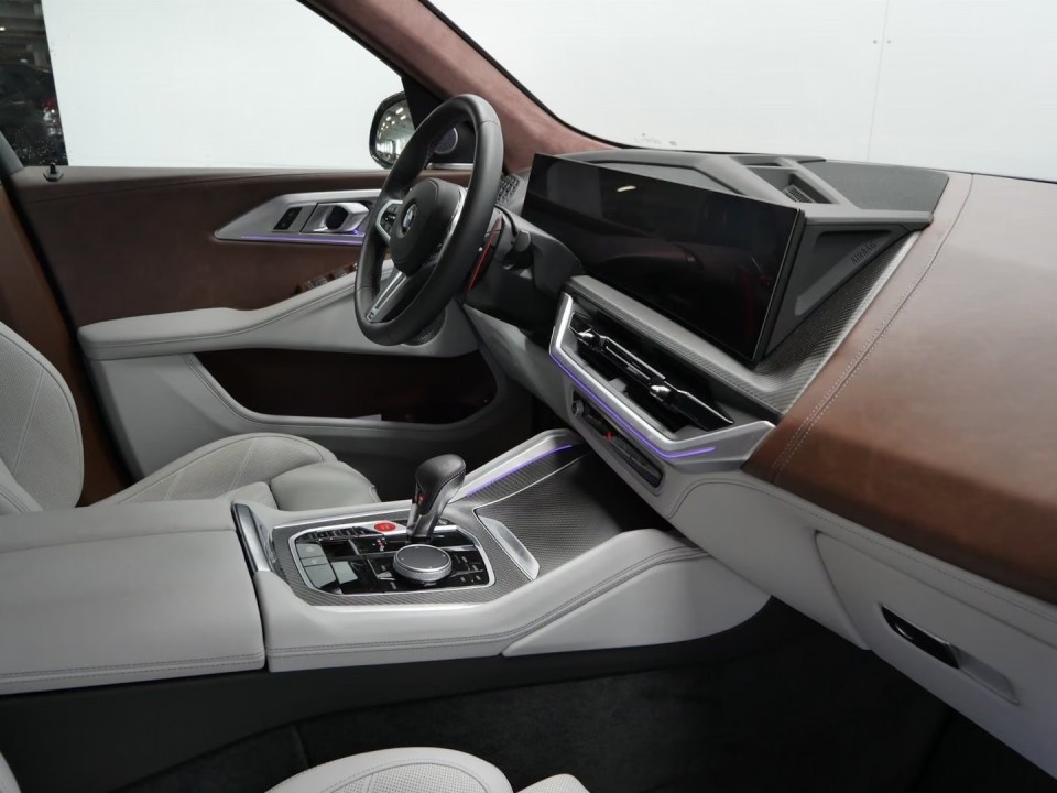 BMW XM 50e - foto 9
