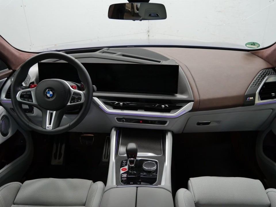 BMW XM 50e - foto 10