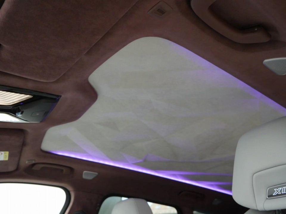 BMW XM 50e - foto 11