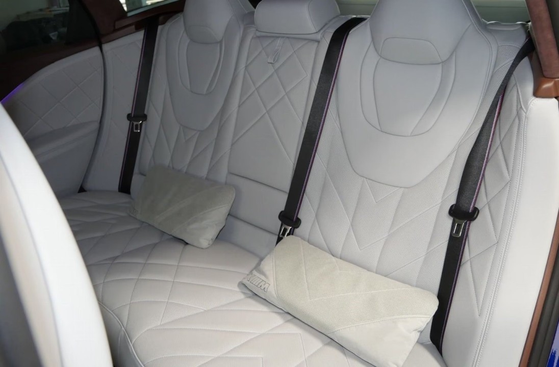 BMW XM 50e - foto 8