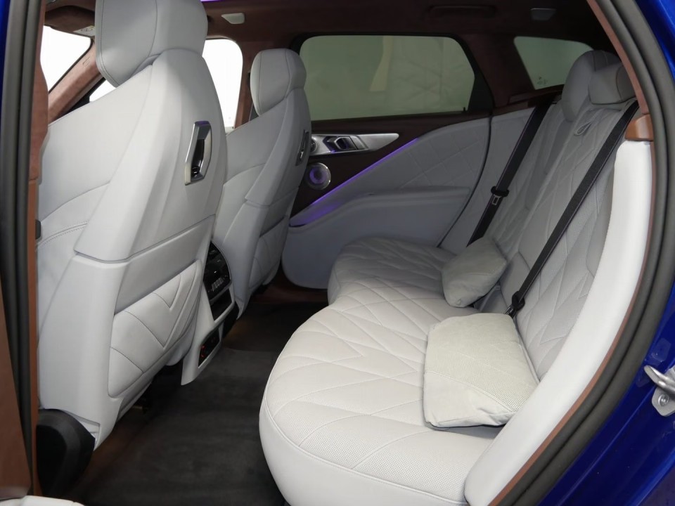BMW XM 50e - foto 7