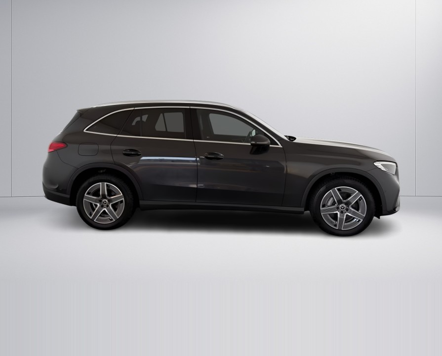 Mercedes-Benz GLC 300d 4MATIC AMG Line (2)