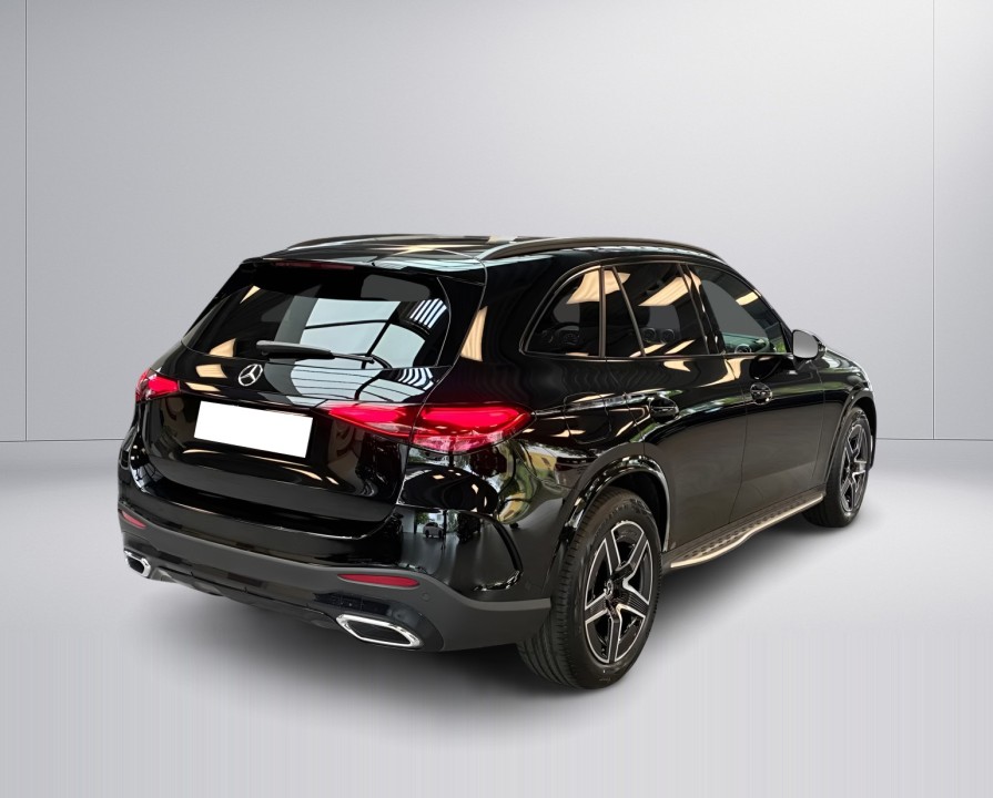 Mercedes-Benz GLC 300d 4MATIC AMG Line (4)