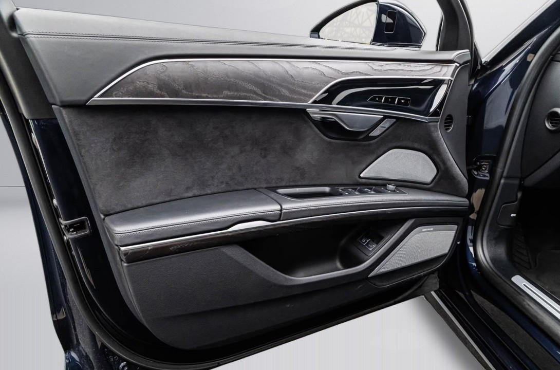 Audi A8 60 TFSIe - foto 25