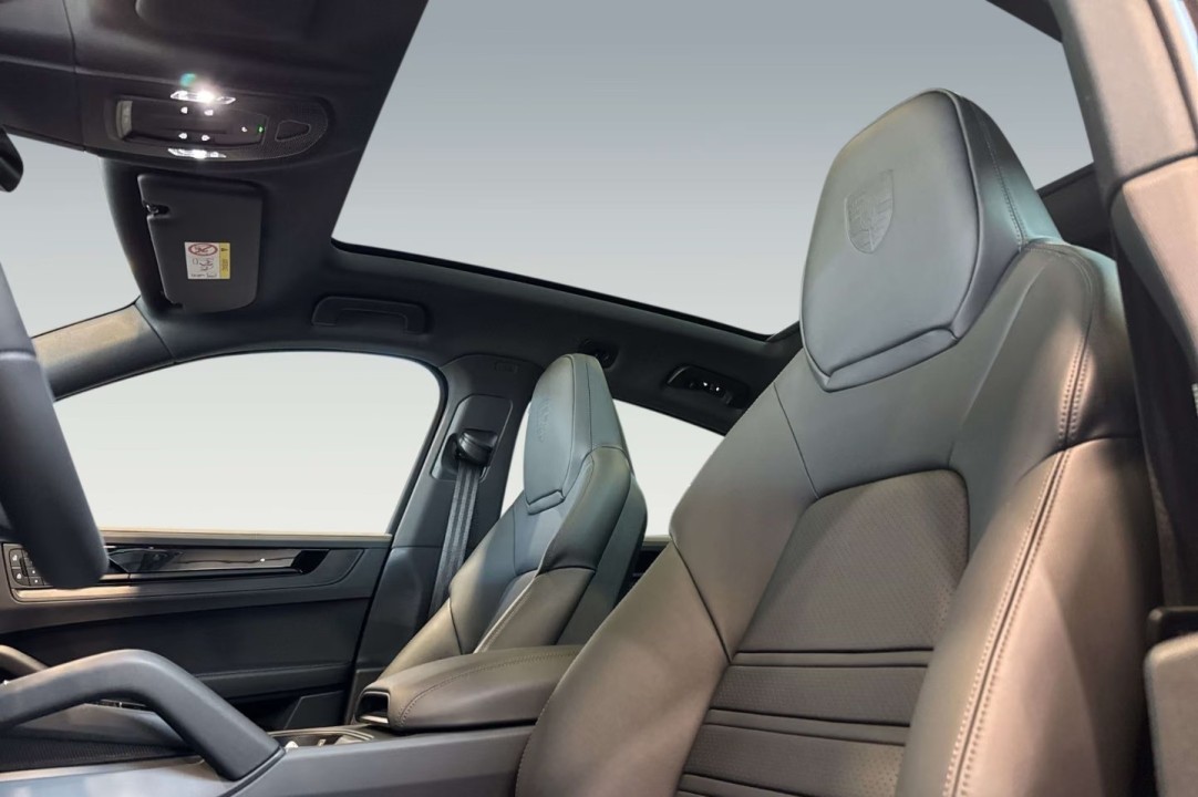 Porsche Cayenne Coupe E-Hybrid Black Edition - foto 12