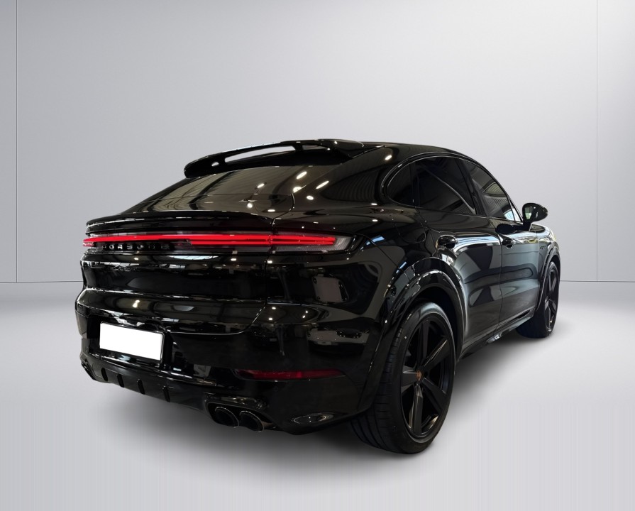 Porsche Cayenne Coupe E-Hybrid Black Edition (3)