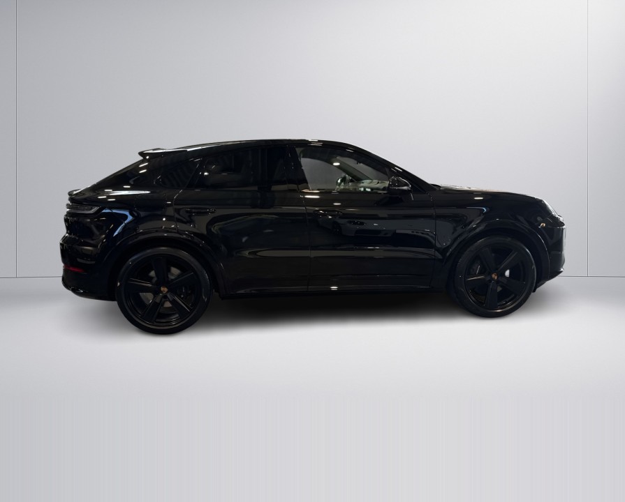 Porsche Cayenne Coupe E-Hybrid Black Edition (2)