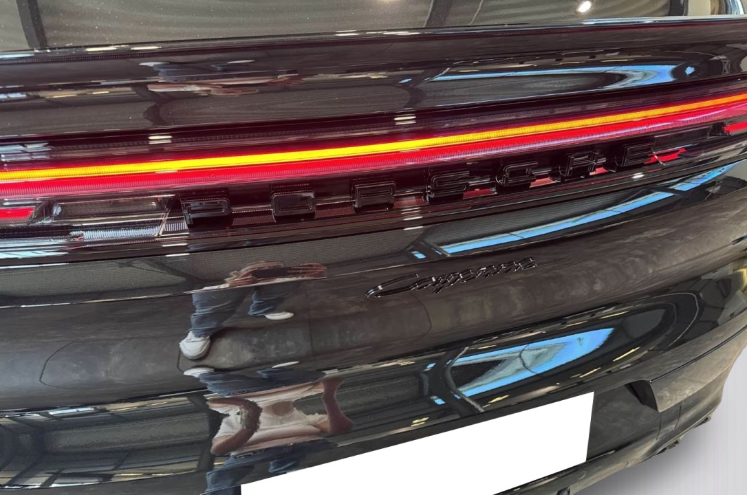 Porsche Cayenne Coupe E-Hybrid Black Edition - foto 31