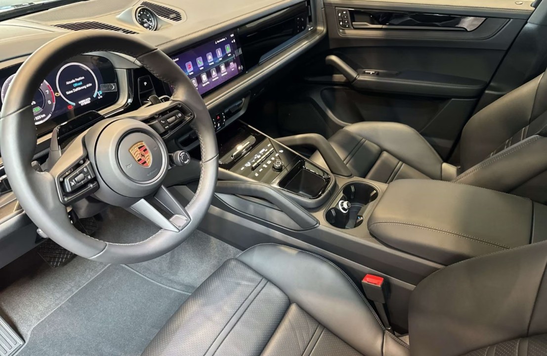 Porsche Cayenne Coupe E-Hybrid Black Edition - foto 9