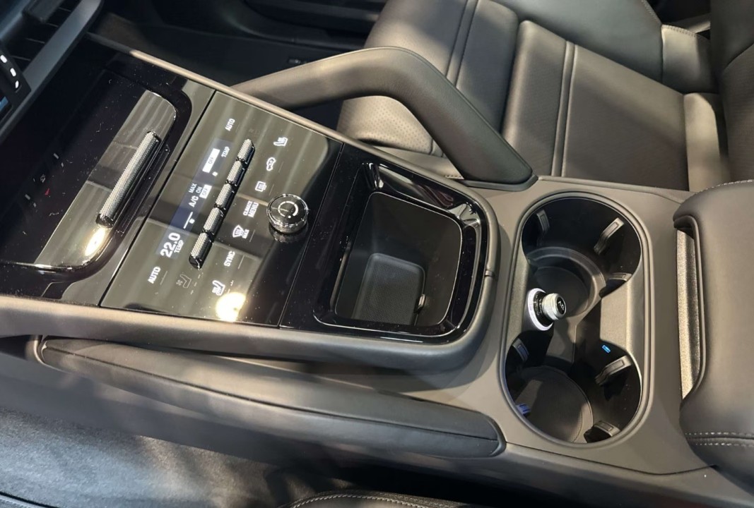 Porsche Cayenne Coupe E-Hybrid Black Edition - foto 20