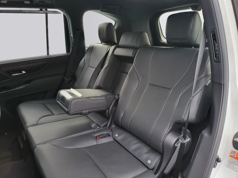 Lexus Seria LX 500d (5)