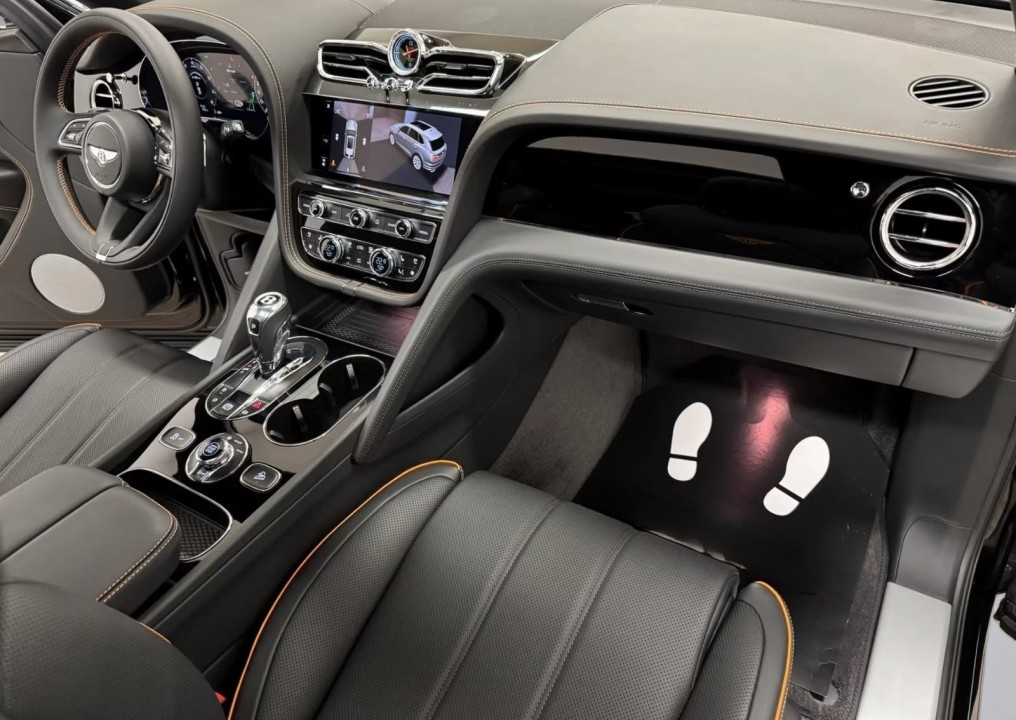 Bentley Bentayga - foto 12
