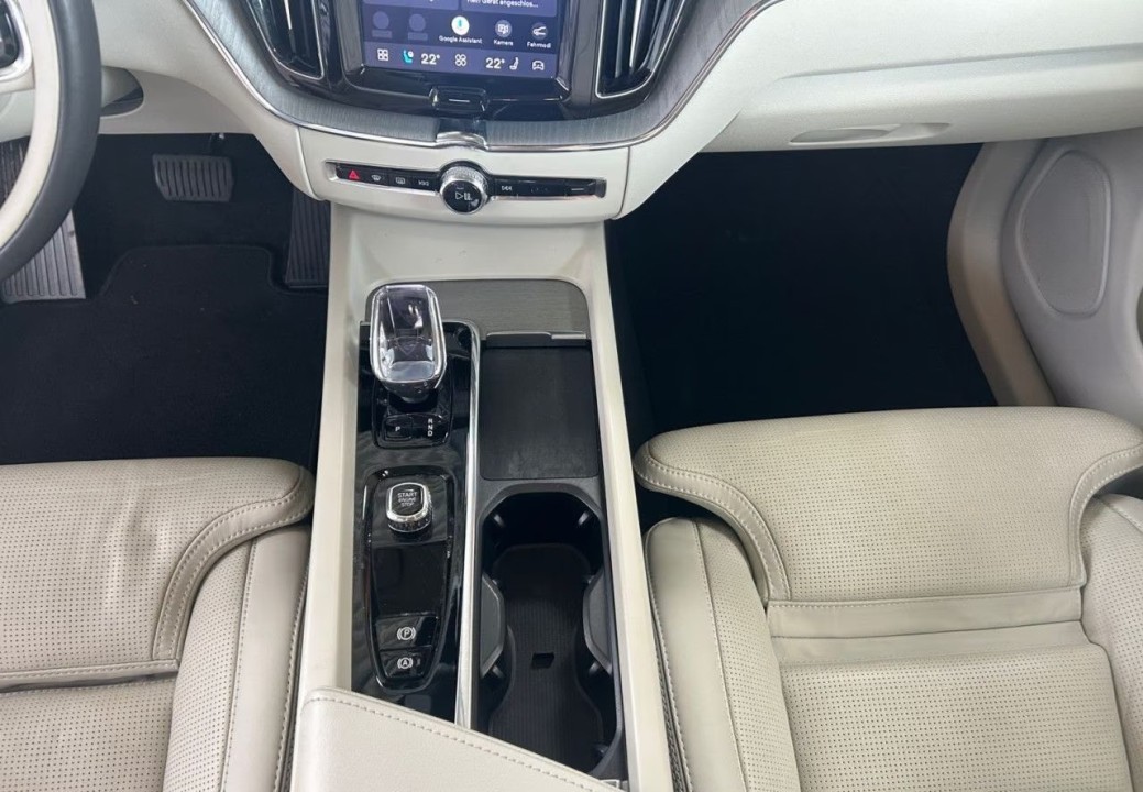 Volvo XC 60 B4 D AWD Ultimate Dark - foto 9